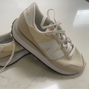 New Balance 237 Women’s Size 8